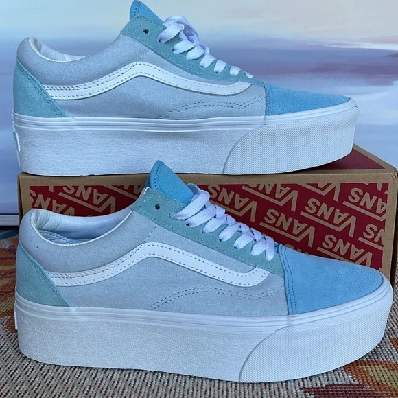 Vans WMNS Old Skool Stackfo
Color Block Blue
VN0009P2BLU
Platforms Sneakers - Picture 1 of 8